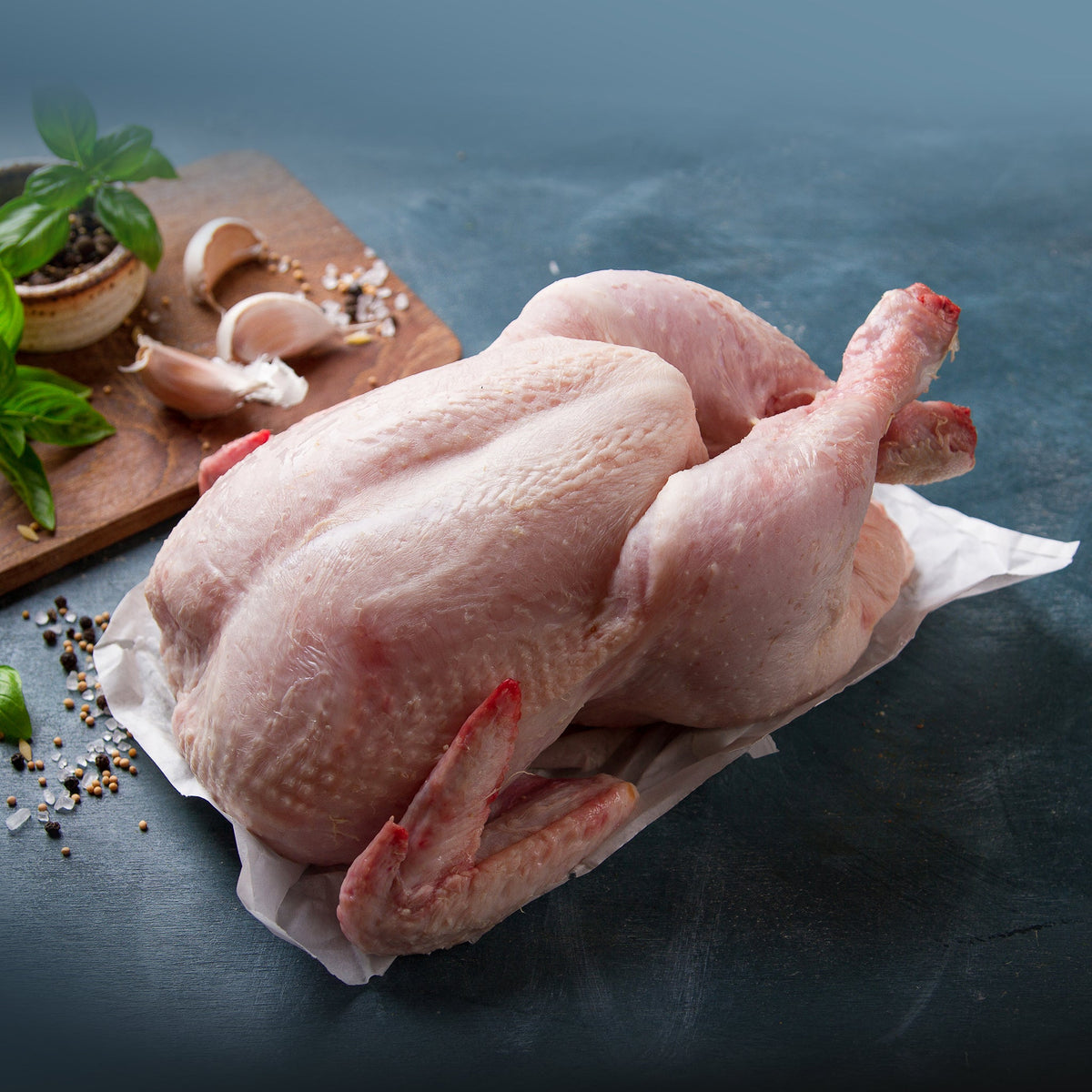 Fresh Organic Whole Chicken 1pc Daarzood